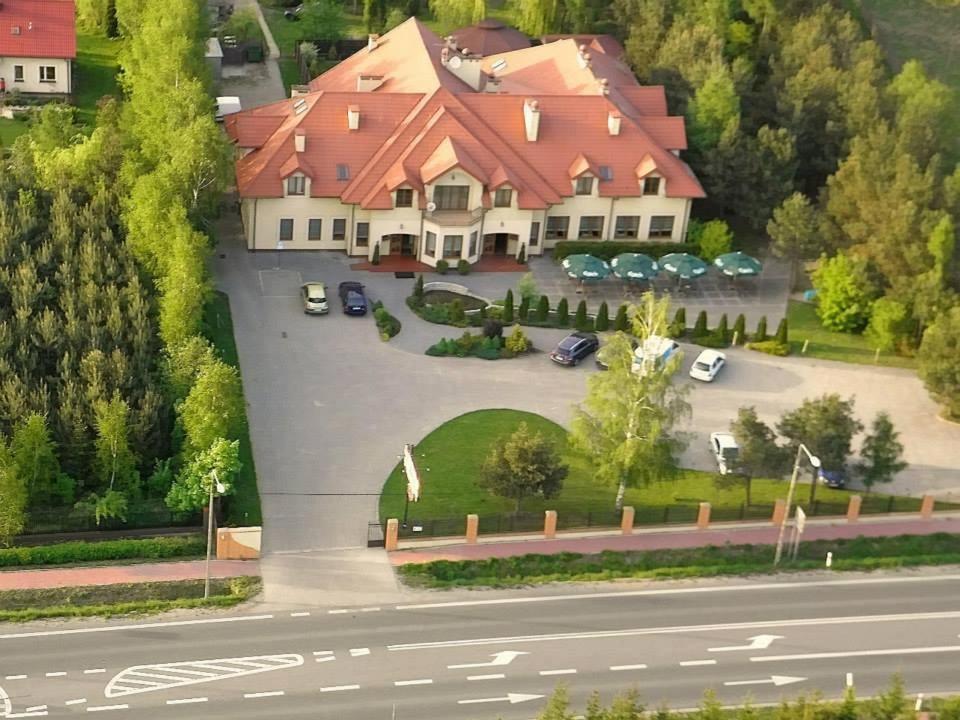 Maxima Hotel Wolanow Exterior photo