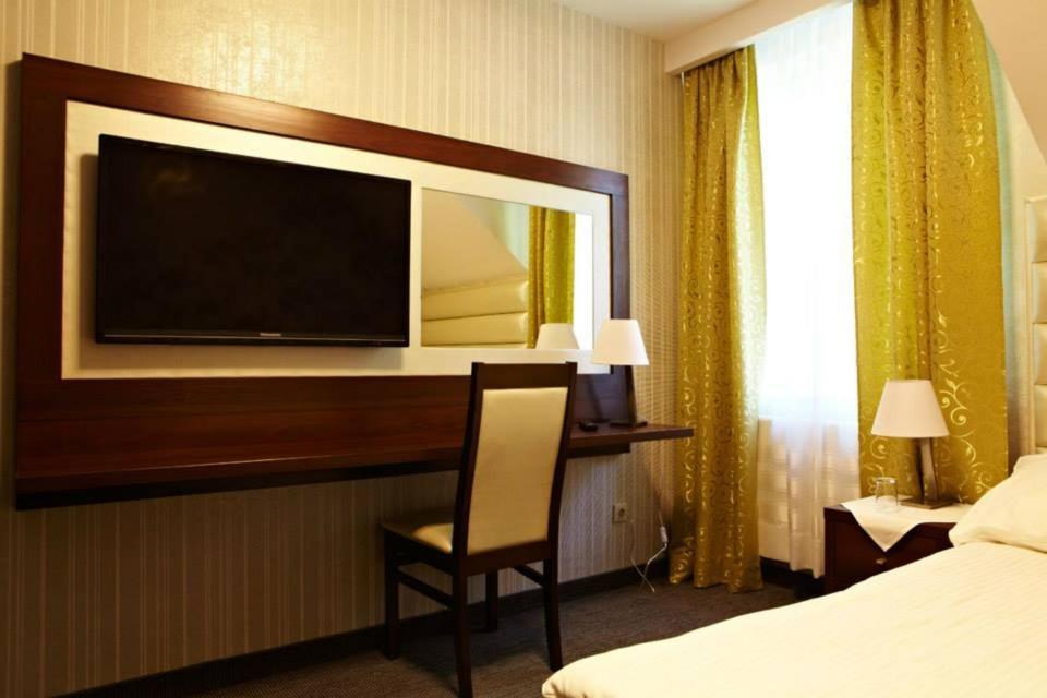 Maxima Hotel Wolanow Exterior photo